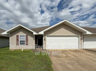 1132 S Clifton Ave, Springfield, MO 65802