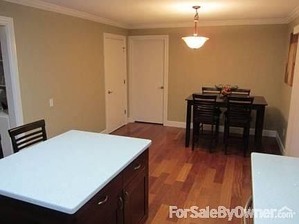 3rd image of 10811 NE 84th St