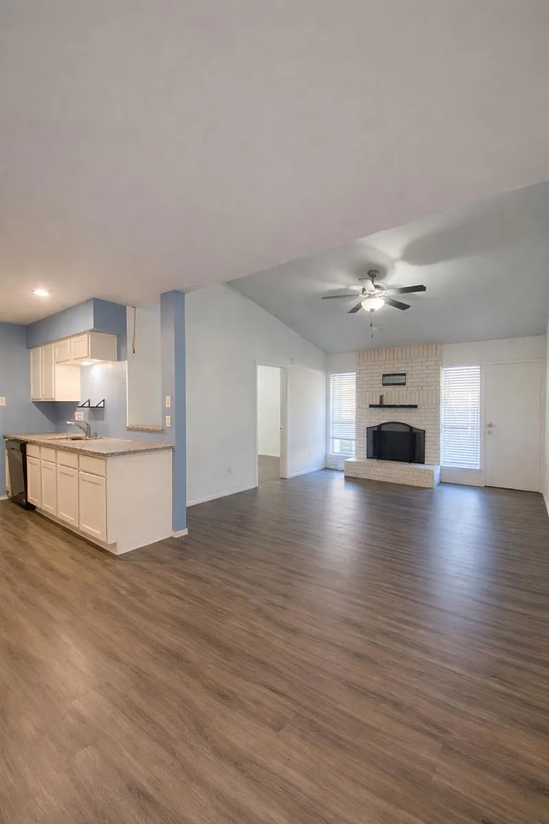 Building Photo - 2132 Redwing Way #2132