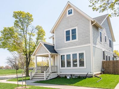 2301 West Garfield AVENUE, Milwaukee, WI, 53205