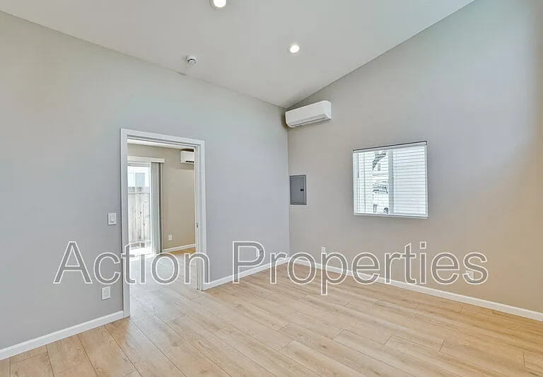 370 Camille Ct — Photo 6