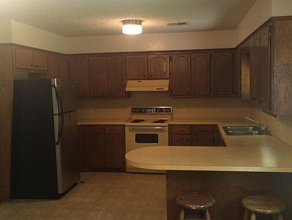 4th image of 65 W Krebs Ave
