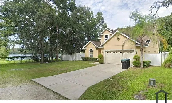 1530 Salem Dr — Photo 2