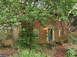 1200 N Powhatan St, Arlington, VA 22205