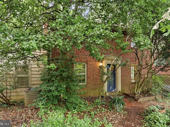 1200 N Powhatan St, Arlington, VA 22205