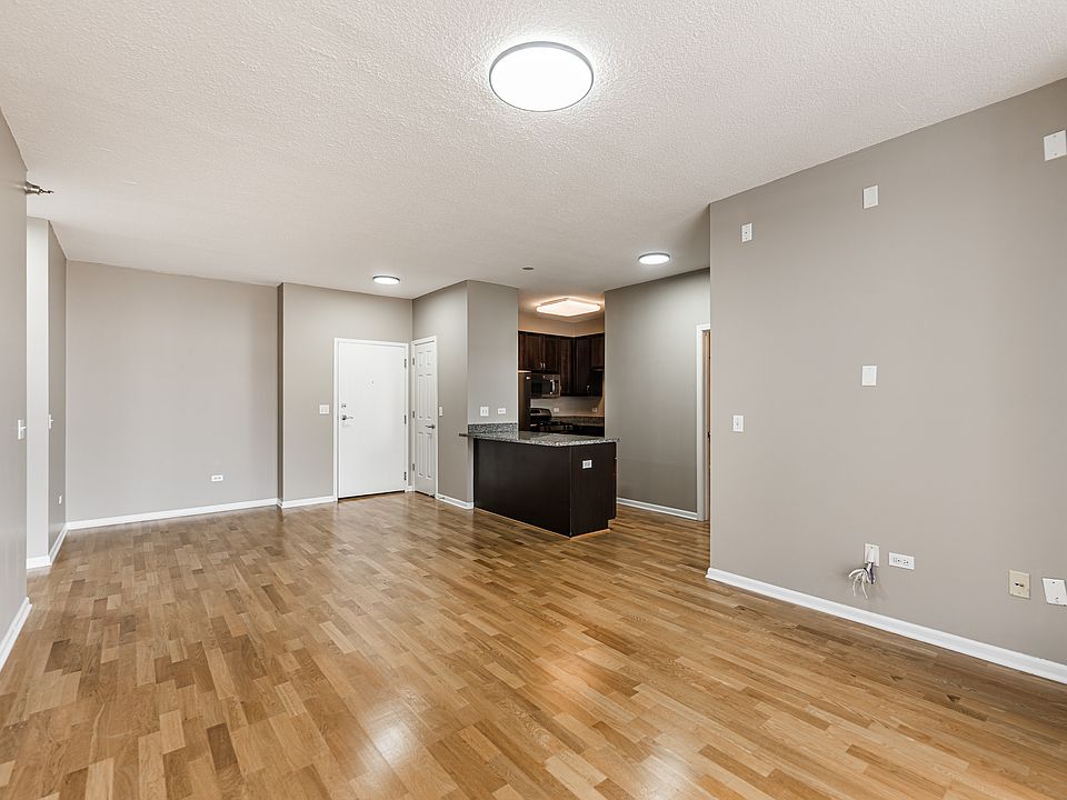 1st image of 1134 W Granville Ave #1018