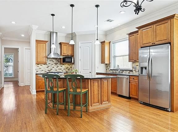 3rd image of 921 French St