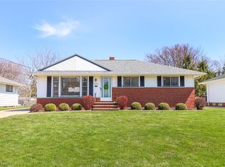 3691 Higley Rd, Rocky River, OH 44116