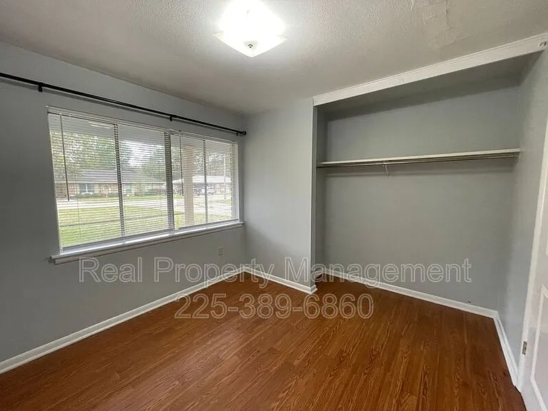 1875 Lombard Dr — Photo 9
