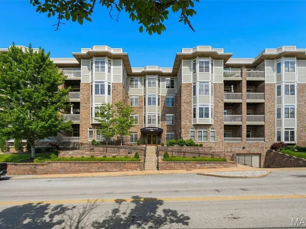 540 N And South Rd APT 204, Saint Louis, MO 63130