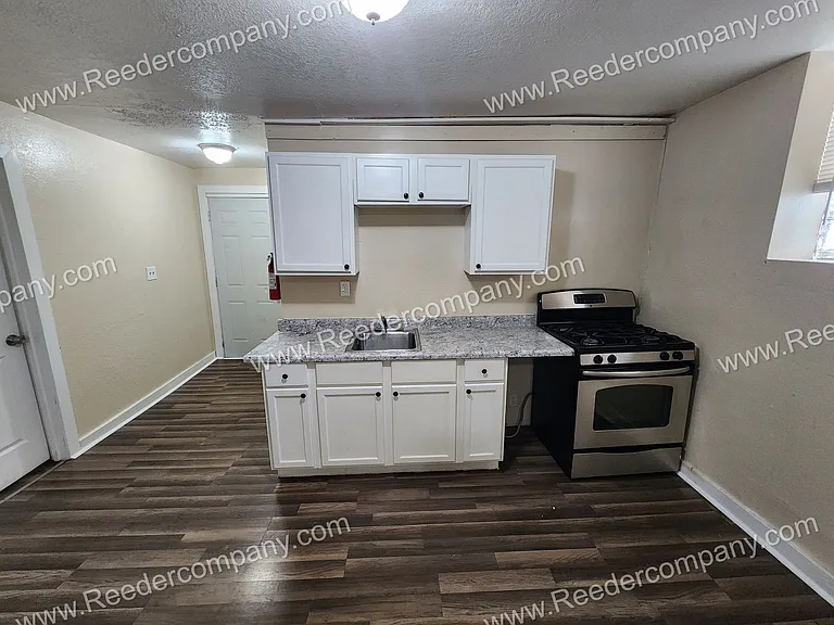3927 Main Street — Photo 3