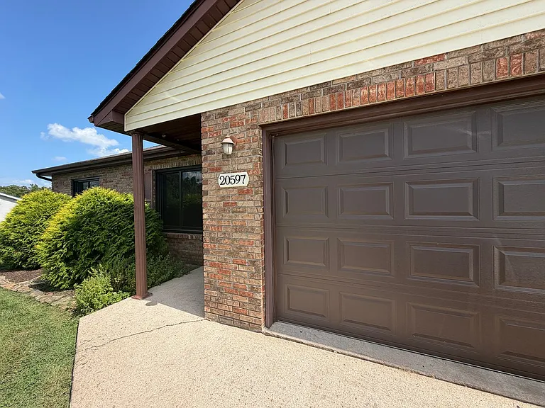 20597 Sedalia Rd — Photo 1