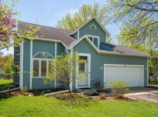 17501 Barrington Ct, Minnetonka, MN 55345