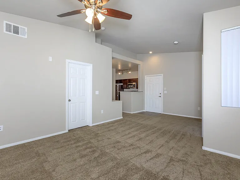 Renovated 1b1 683 SQFT 1 Bed 1 Bath