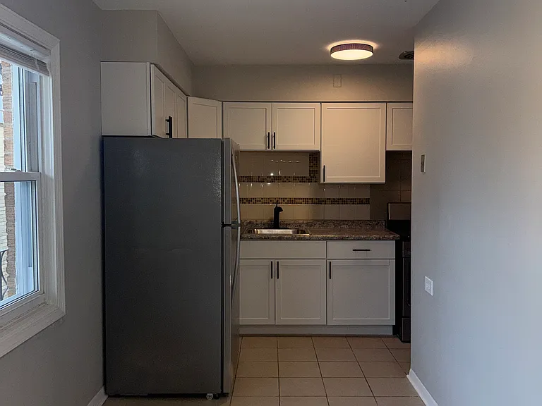 5813 W 35th St #7 — Photo 8