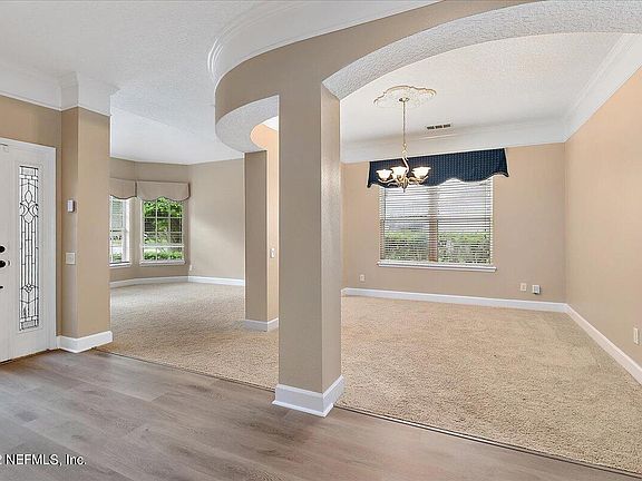 4th image of 9067 Hampton Landing Dr E
