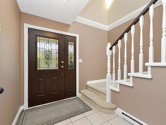 3rd image of 585 Hansen Ave