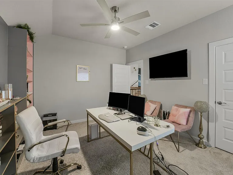 23610 Iris Field Ct — Photo 36