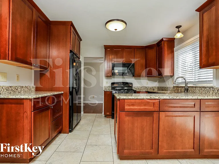 324 Autumn Peak Dr — Photo 6