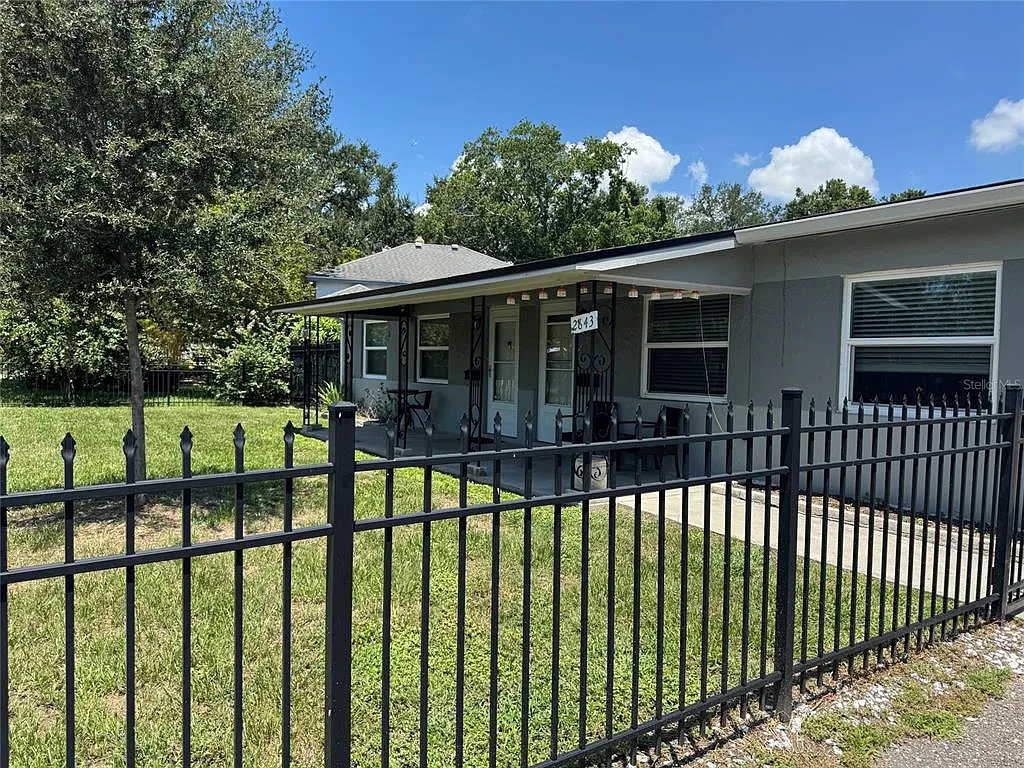 2 bed, 1.0 bath, 672 sqft, $1,500 — Photo 3