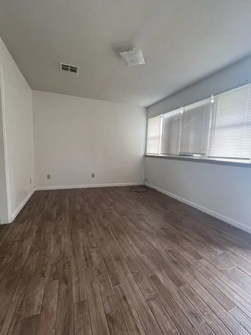 15 NW 25th St-Available Now! — Photo 3