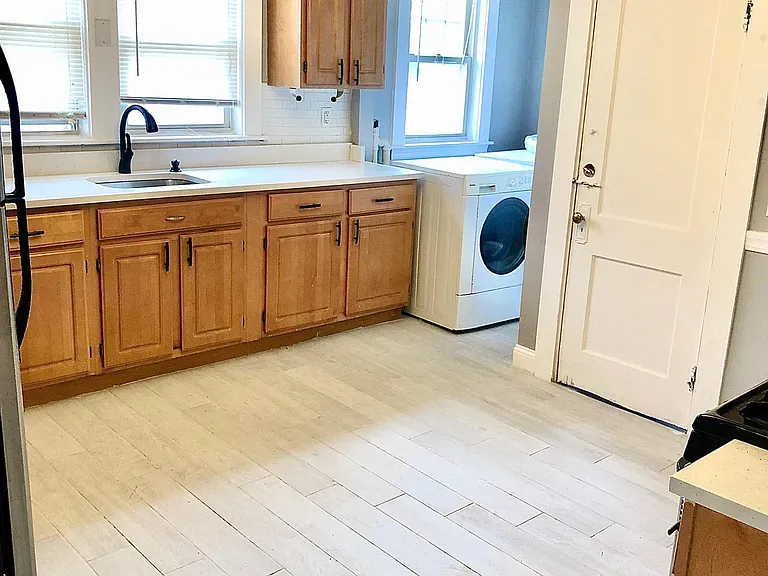 19 Archdale Rd #2 — Photo 2
