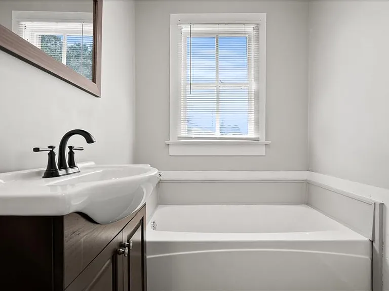 109 Winston St — Photo 14