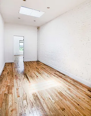 Rented by City Connections Realty | media 10