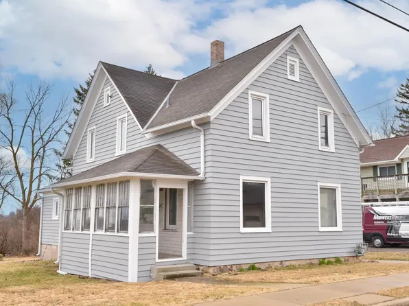 825 Fredonia AVENUE, Fredonia, WI 53021