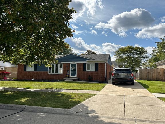 2nd image of 18523 Blakely Dr