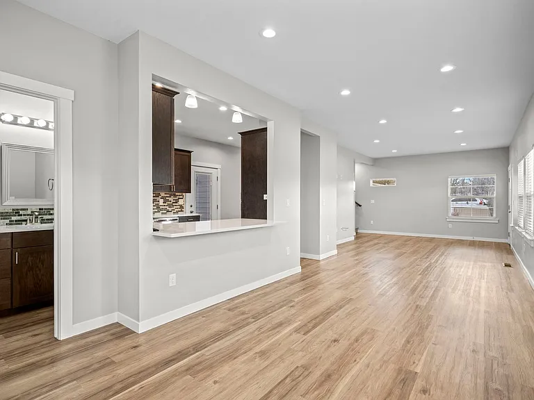 4980 W Targee St — Photo 4