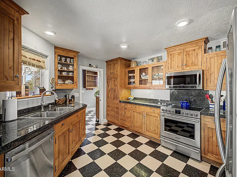 1935 E Tanya Rd — Photo 19