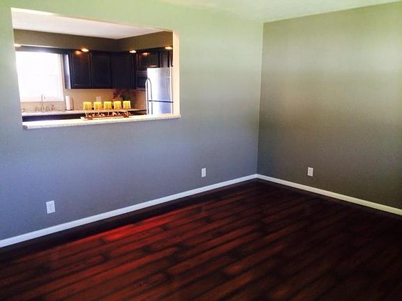 4th image of 17448 Wilshire Dr