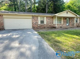 1725 Millican Pl NW, Huntsville, AL 35816