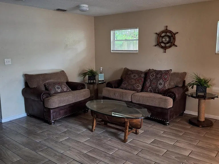 1708 E Idell St — Photo 11