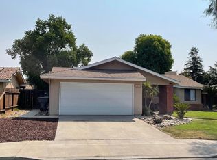 3695 Sunnyside Ave, Clovis, CA 93611