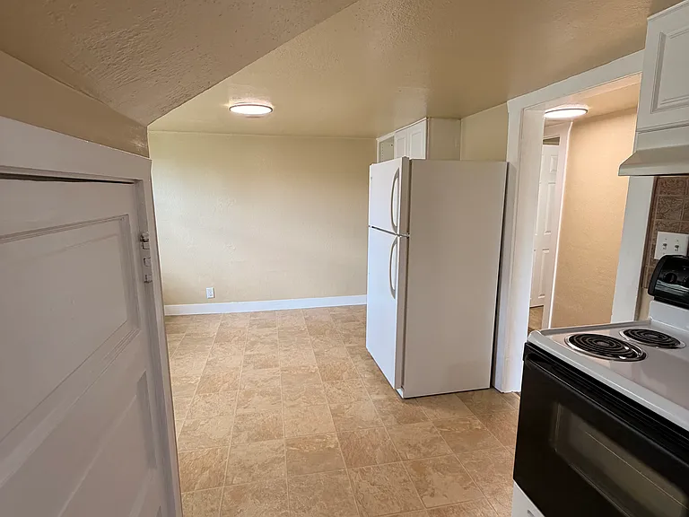 1218 E Queen Ave #2 — Photo 10
