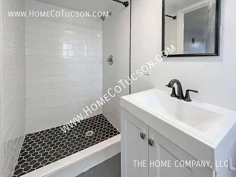 940 E Florita St — Photo 22