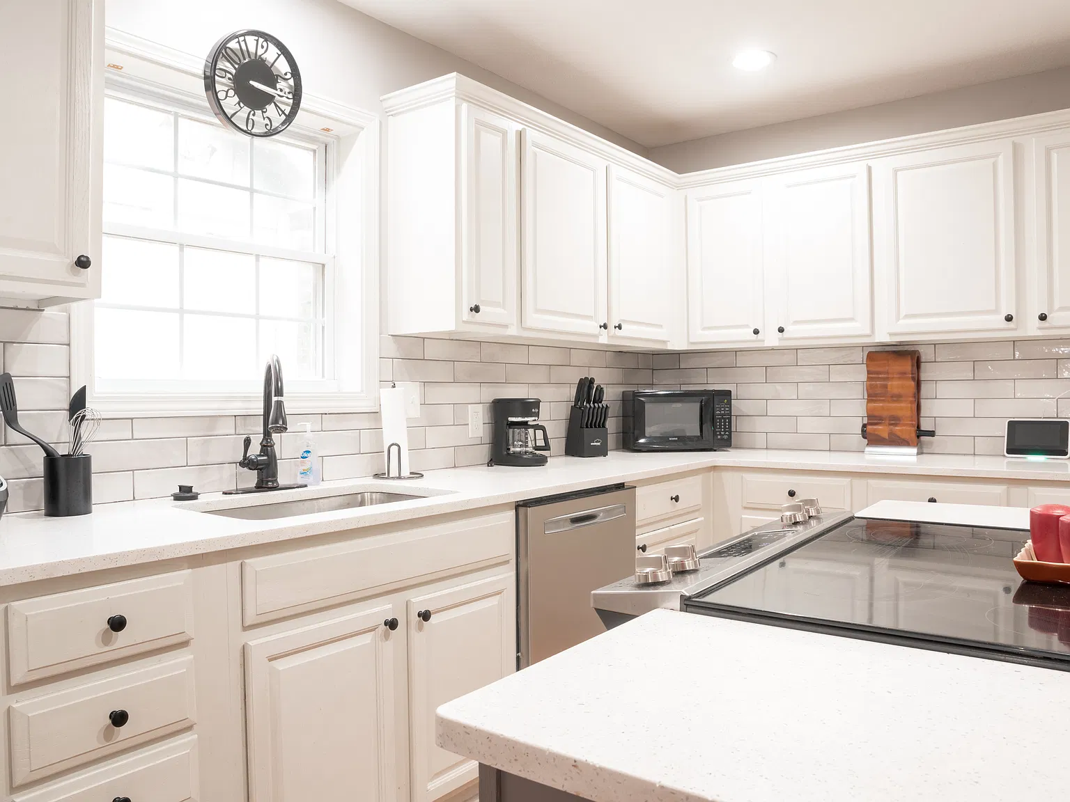 3 bed, 2.5 bath, 1888 sqft, $2,600 — Photo 1