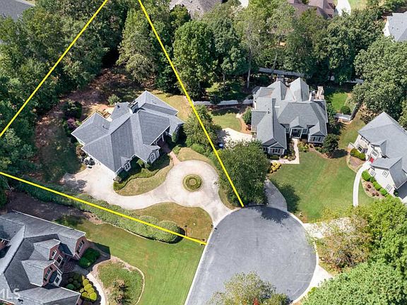 2nd image of 209 Hawick Ln