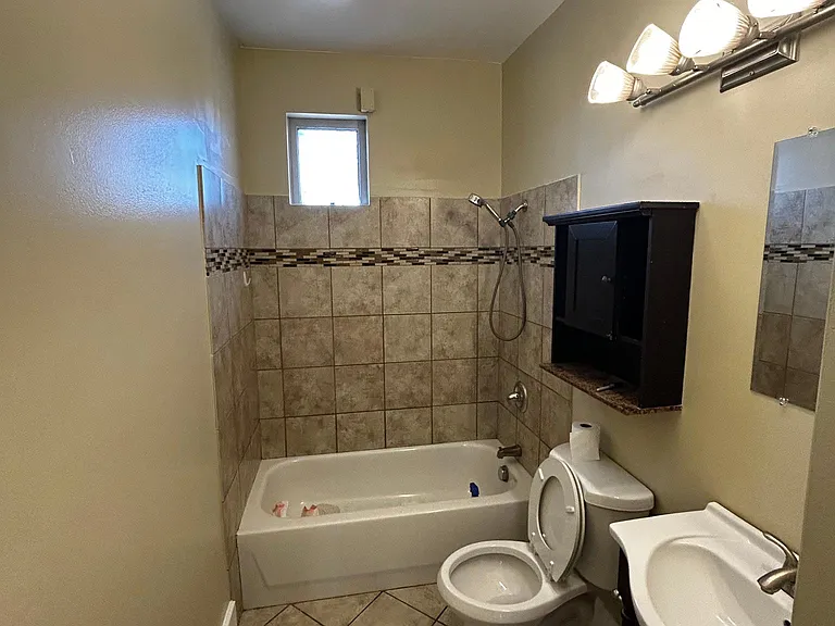 409 E 6th St #2 — Photo 13