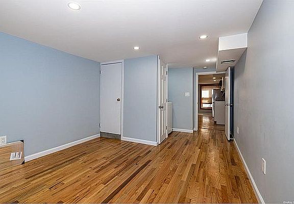 3rd image of 156 Saint James Pl #1