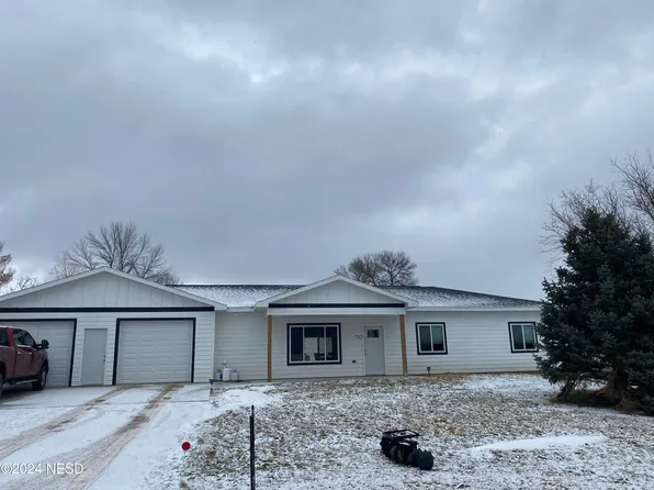 702 N 1st Ave, Castlewood, SD 57223