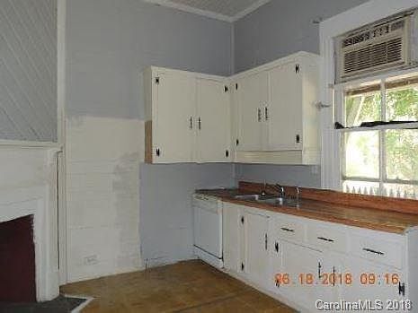 2nd image of 115 College St