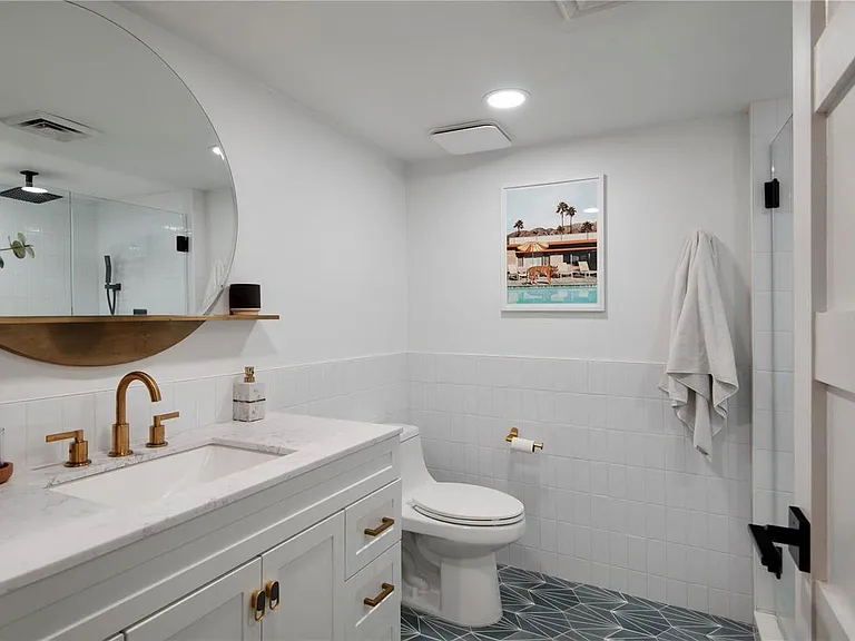 1314 E Washington St — Photo 17