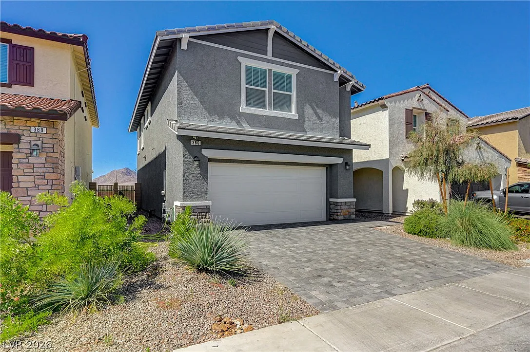 4 bed, 2.5 bath, 1868 sqft, $2,450 — Photo 2