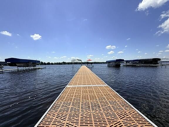 2nd image of 215 Bayshore Dr