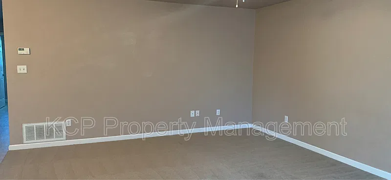 1 bed, 1.0 bath, 760 sqft, $650 — Photo 2