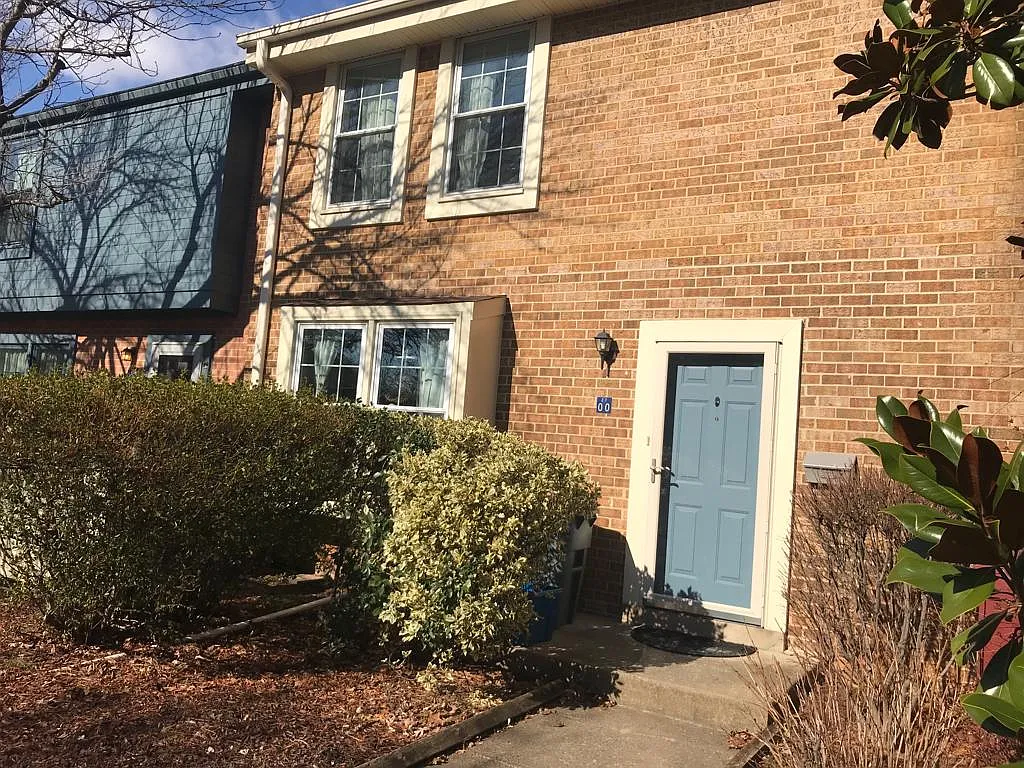 5 bed, 2000 sqft, $3,300 — Photo 2