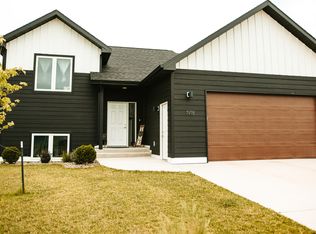 1918 Winter Hawk Trl, Watford City, ND 58854